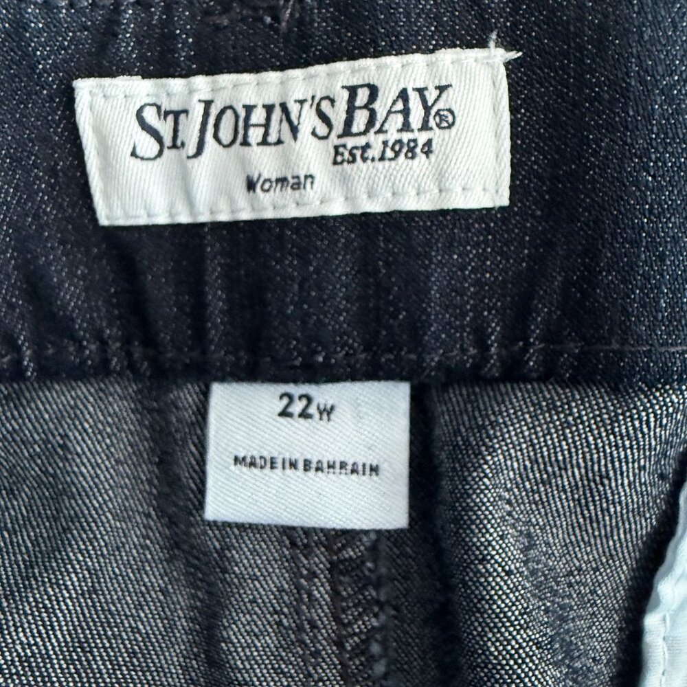 NWT St. Johns Bay Womens Secretly Slender Bermuda Shorts 22W Dark Wash Cotton - Picture 10 of 13